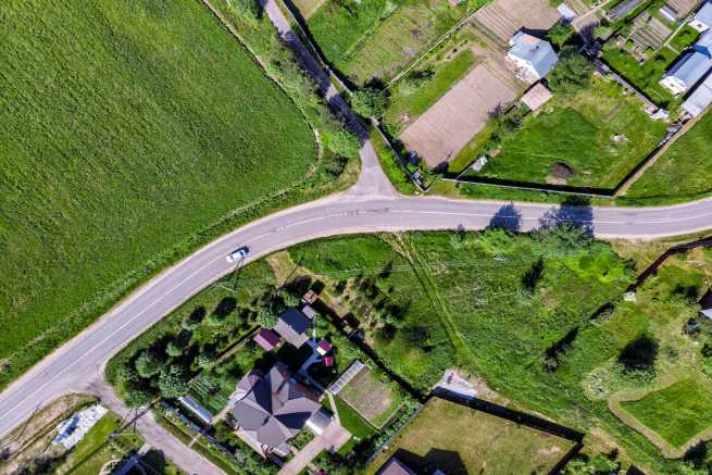 Jeden ze współwłaścicieli działki nie zgadza się na ustanowienie służebności przesyłu, co robić?